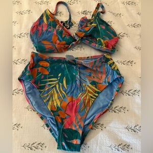 Target women’s swimsuit set